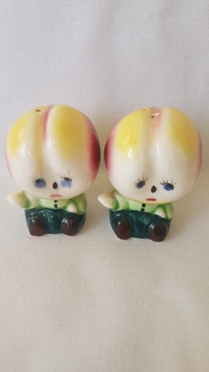 Peach Head Salt & Pepper Set -